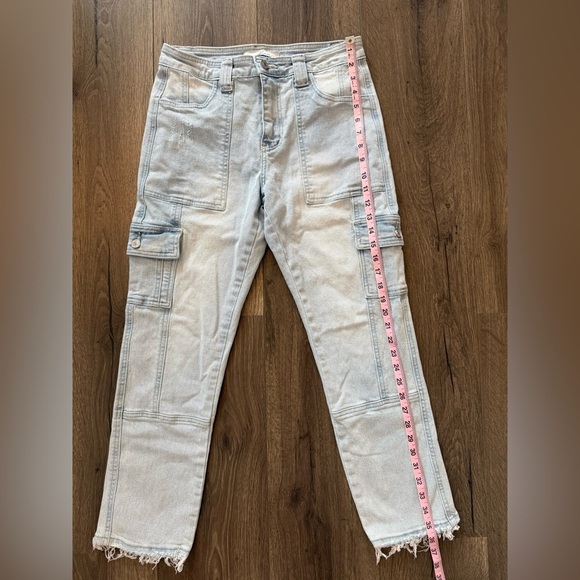 KanCan Cargo Style Lightwash Denim Crop Jeans Size 27 - Picture 5 of 11